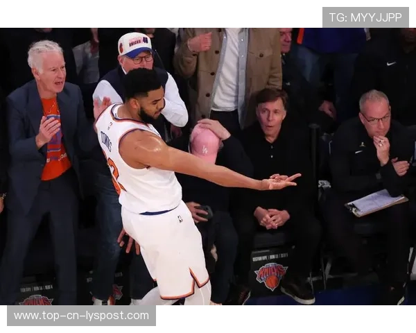 布伦森快速反击助攻，尼克斯配合默契：走向冠军的关键时刻